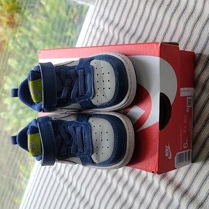 Toddler Nike Court Borough Low 2 size 6c